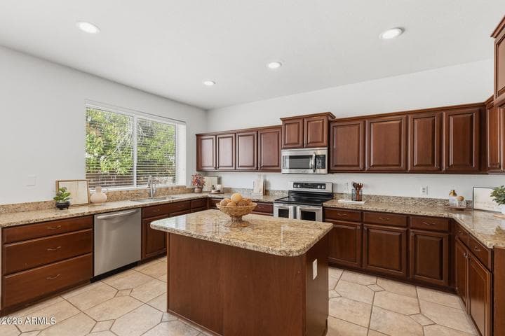 6738 W WAHALLA Lane, Glendale, AZ