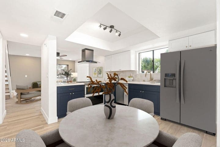 2832 E WALTANN Lane #1, Phoenix, AZ