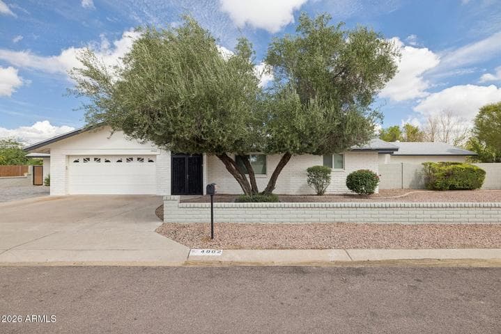 4902 W MONTE CRISTO Avenue, Glendale, AZ