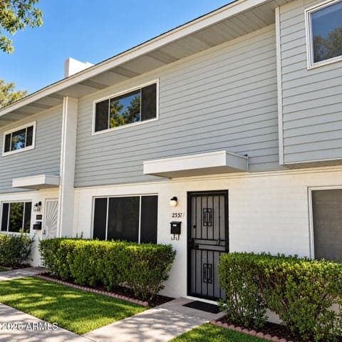 2551 W BERRIDGE Lane #D6, Phoenix, AZ