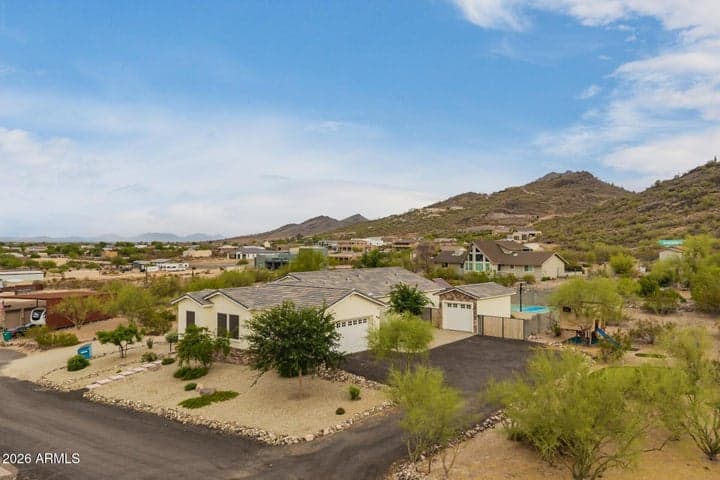 3233 W HORIZON Drive, Phoenix, AZ