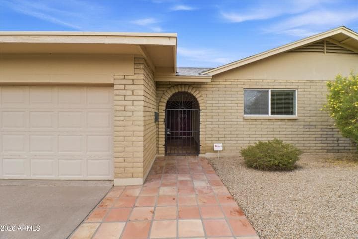 2318 W DAHLIA Drive, Phoenix, AZ