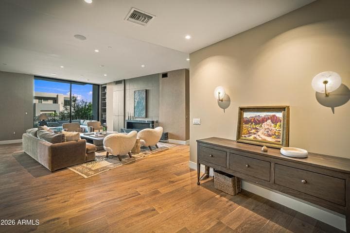 5000 N CAMELBACK RIDGE Drive #108, Scottsdale, AZ