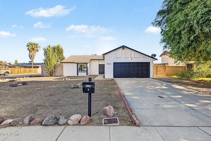 7633 W WOLF Street, Phoenix, AZ