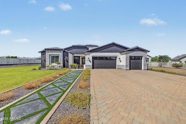 10114 S 32nd Drive, Laveen, AZ