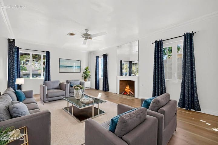 1526 W WILSHIRE Drive, Phoenix, AZ