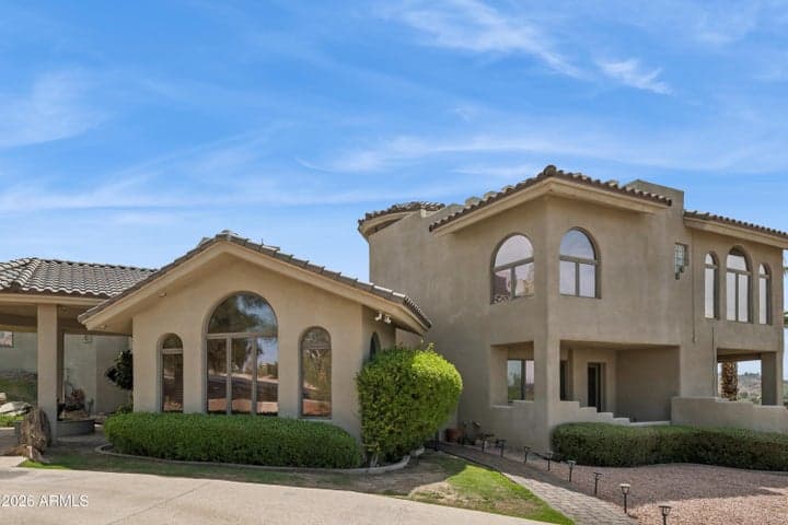 1121 E COUNTRY GABLES Drive, Phoenix, AZ