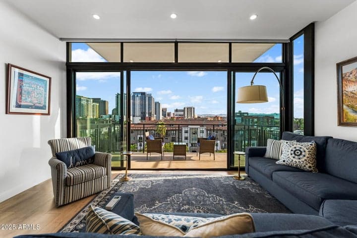 208 W PORTLAND Street #662, Phoenix, AZ