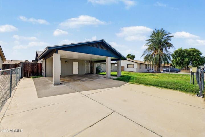7751 W MACKENZIE Drive, Phoenix, AZ