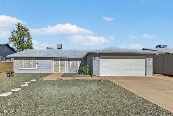 11429 S PAWNEE Circle, Phoenix, AZ