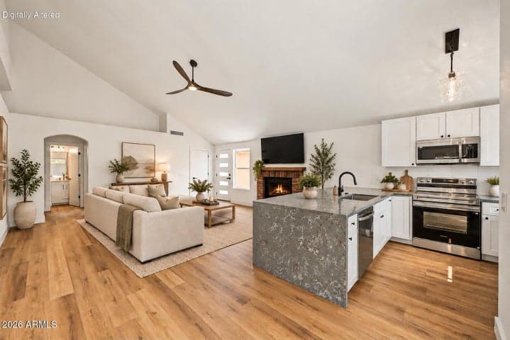 851 E ROCKWELL Drive, Chandler, AZ