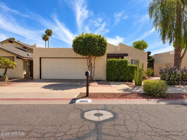 2909 W ALTADENA Avenue, Phoenix, AZ