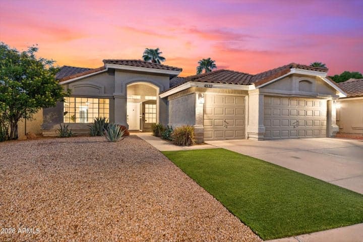 4532 E CHARLESTON Avenue, Phoenix, AZ