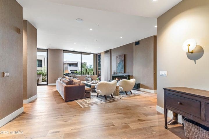 5000 N CAMELBACK RIDGE Drive #108, Scottsdale, AZ