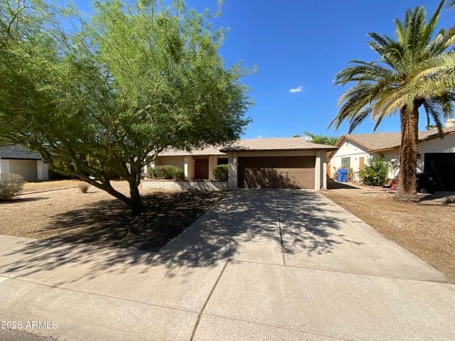 4038 W MERCER Lane, Phoenix, AZ