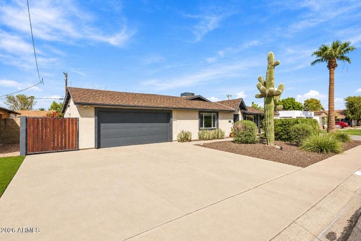 8314 E TURNEY Avenue, Scottsdale, AZ