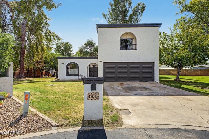 658 W PORT AU PRINCE Lane, Phoenix, AZ