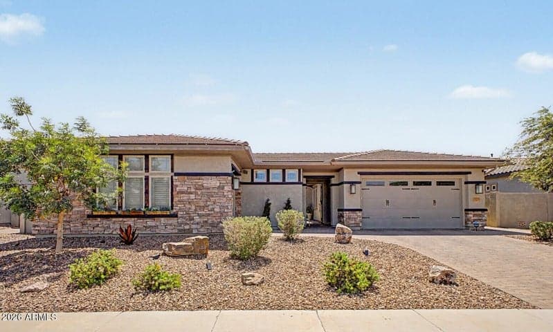 7701 S BARLOW Drive, Gilbert, AZ