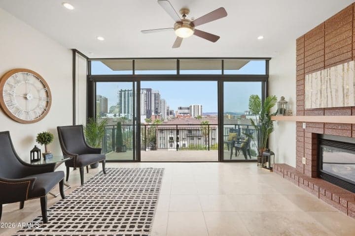 208 W PORTLAND Street #655, Phoenix, AZ