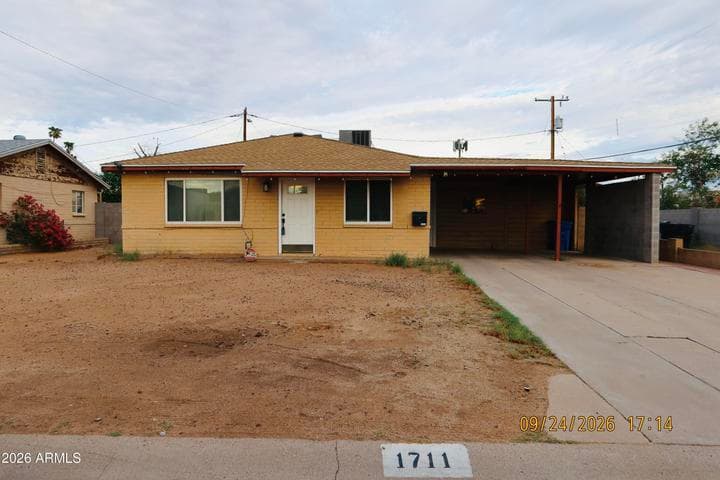 1711 N 33RD Place, Phoenix, AZ