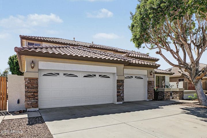 8039 W FOOTHILL Drive, Peoria, AZ