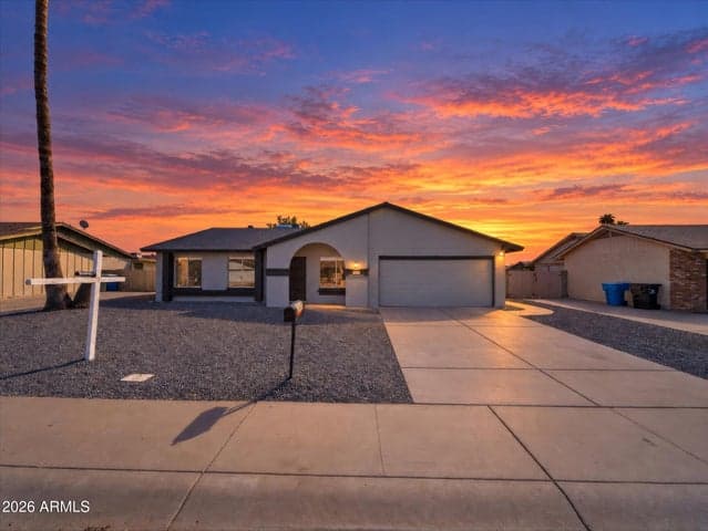 2745 W Bluefield Avenue, Phoenix, AZ