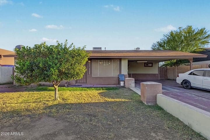 8823 W OSBORN Road, Phoenix, AZ