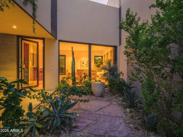 1740 E OCOTILLO Road #1, Phoenix, AZ