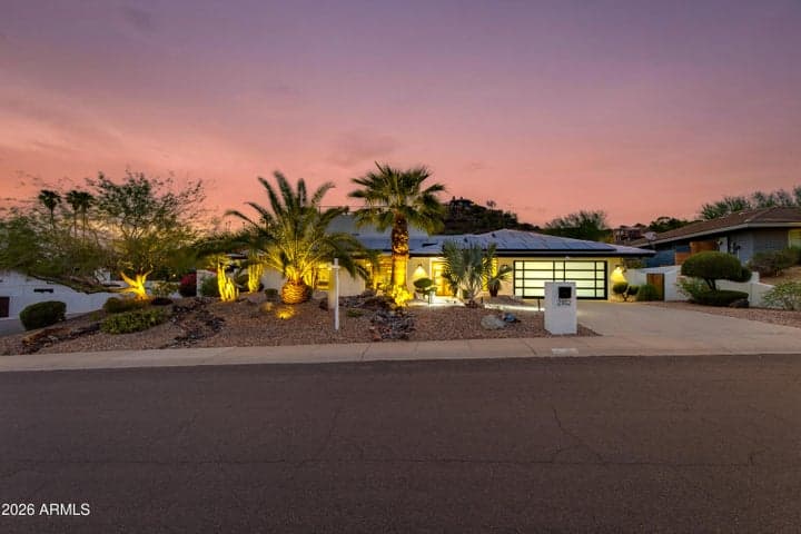 2102 E Orangewood Avenue, Phoenix, AZ