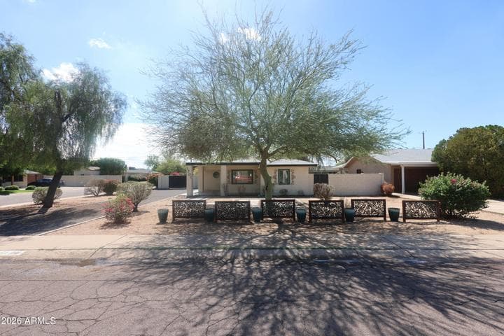 1701 W CLARENDON Avenue, Phoenix, AZ