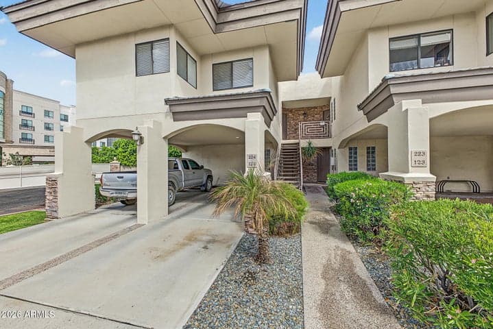 3235 E CAMELBACK Road #124, Phoenix, AZ