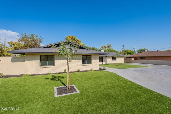 7637 N 7TH Avenue, Phoenix, AZ