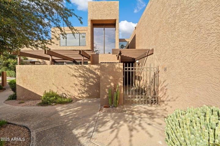 7401 N SCOTTSDALE Road #24, Paradise Valley, AZ