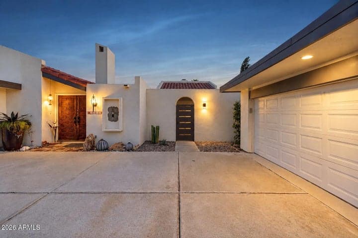 5621 N PALACIO Place, Phoenix, AZ