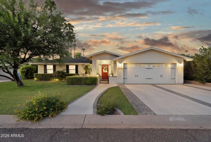 4520 E EARLL Drive, Phoenix, AZ