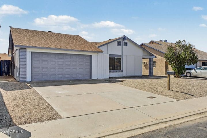 4211 E VINEYARD Road, Phoenix, AZ