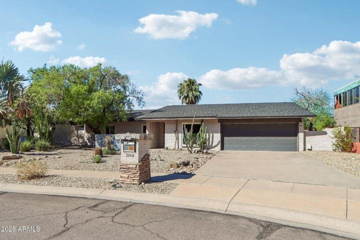 2244 E NICOLET Avenue, Phoenix, AZ