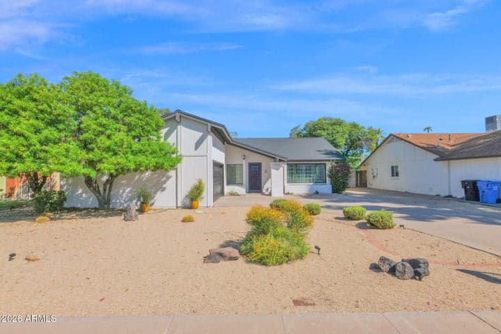 2702 E CORRINE Drive, Phoenix, AZ