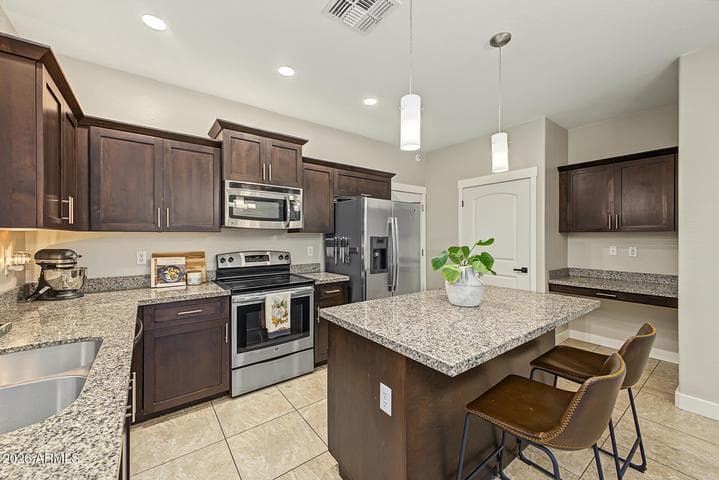2040 E HEARTWOOD Lane, Phoenix, AZ