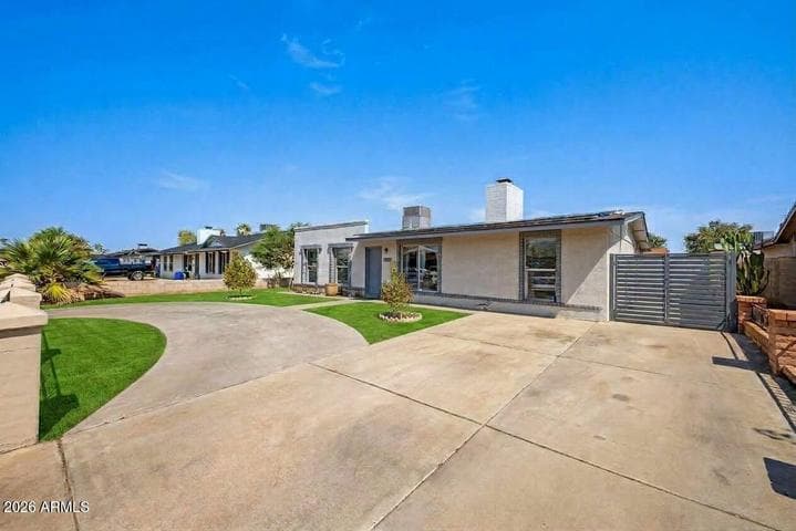 8730 W EARLL Drive, Phoenix, AZ