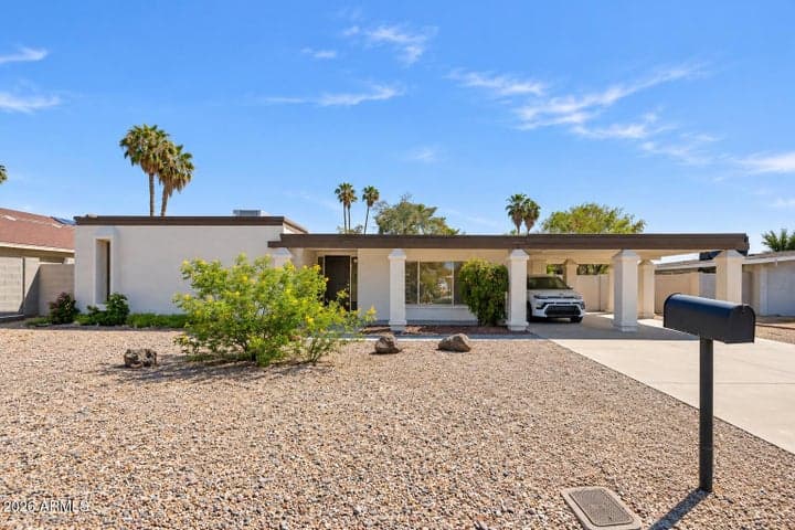3801 W MERCER Lane, Phoenix, AZ