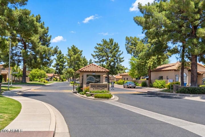 11809 N 40TH Place, Phoenix, AZ