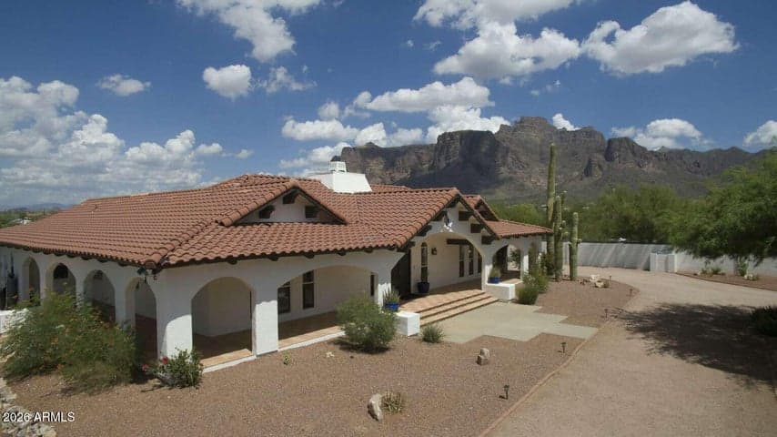 4932 E GREASEWOOD Street, Apache Junction, AZ