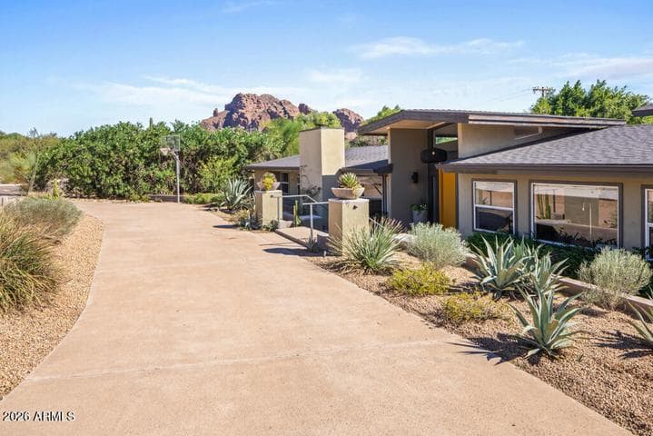 4303 E MCDONALD Drive, Phoenix, AZ