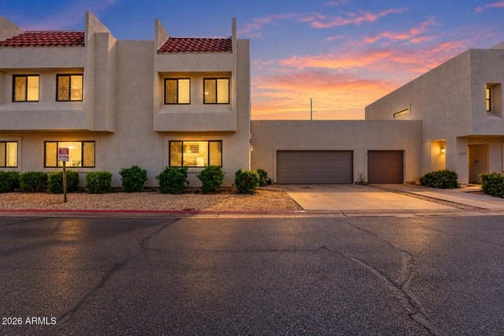2573 W MONTE CRISTO Avenue, Phoenix, AZ