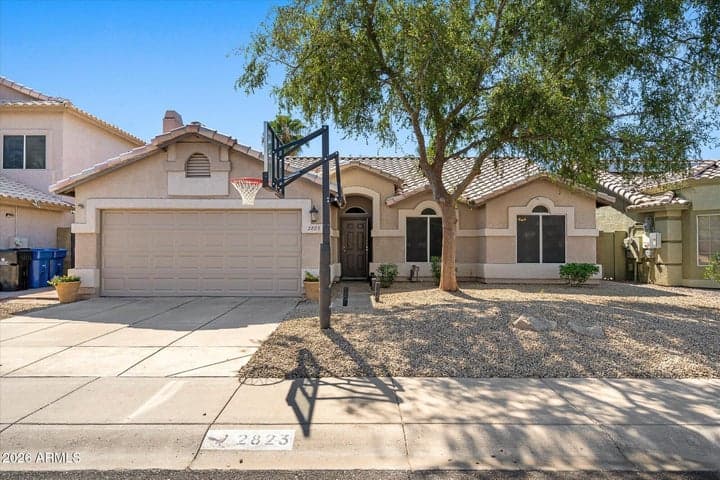 2823 E BLACKHAWK Drive, Phoenix, AZ