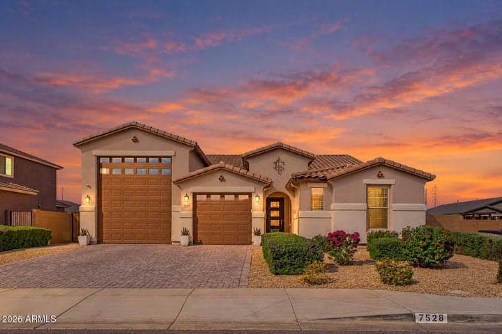 7528 W ODEUM Lane, Phoenix, AZ