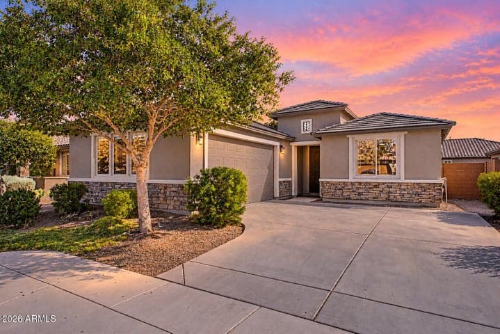 26051 W LONE CACTUS Drive, Buckeye, AZ