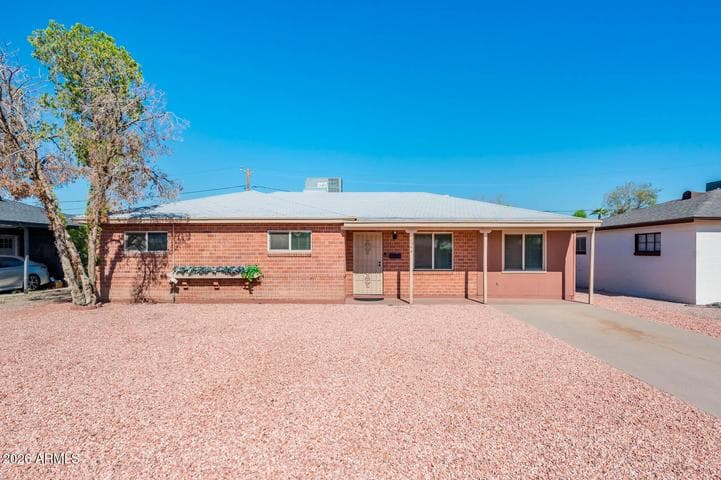2344 W MITCHELL Drive, Phoenix, AZ