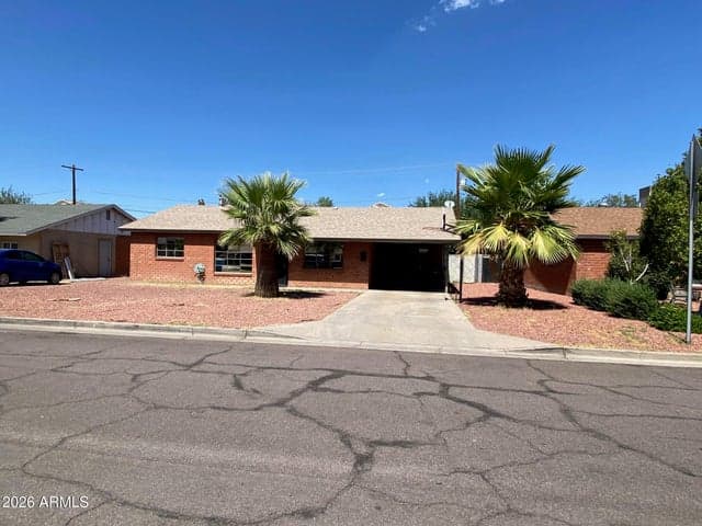 2736 W LAWRENCE Road, Phoenix, AZ